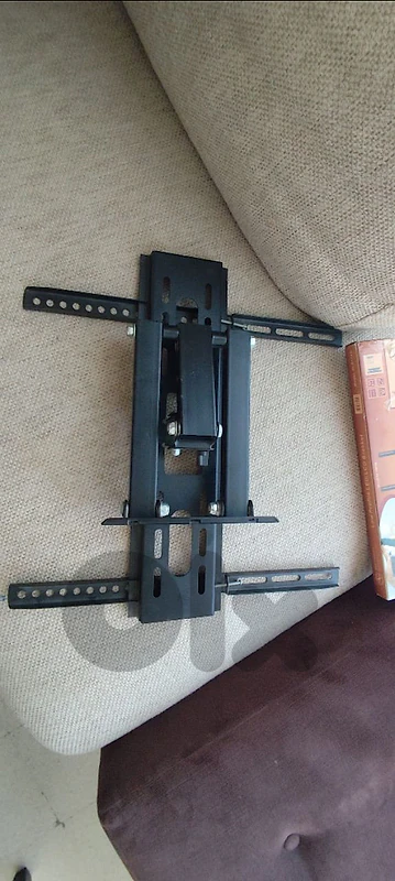 2 wall brackets