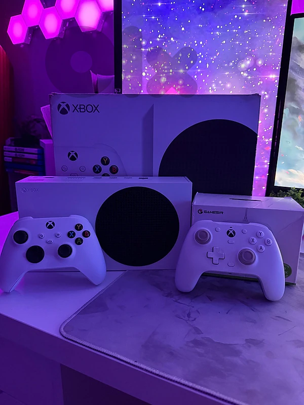 XBOX SERIES S ( GTA6 AVAILABLE IN STORE ) USED LIKE NEW