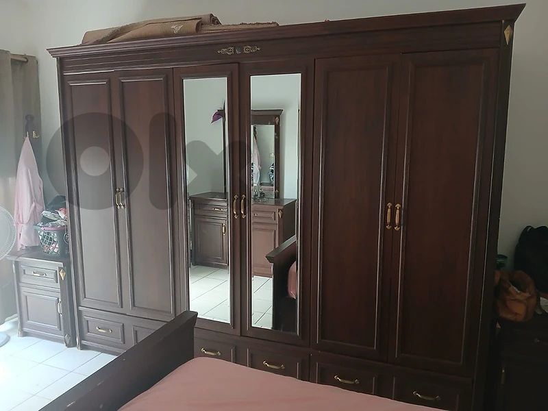 full bedroom