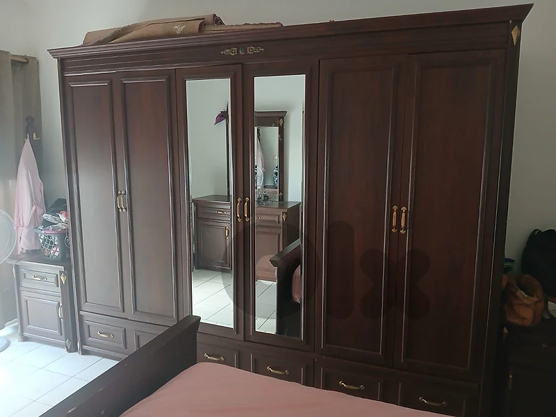 full bedroom