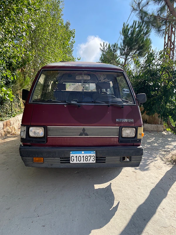 Mitsubishi Van 1989 l300