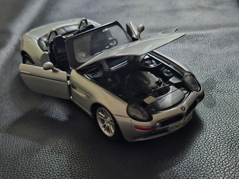 Diecast BMW Z8 1/24