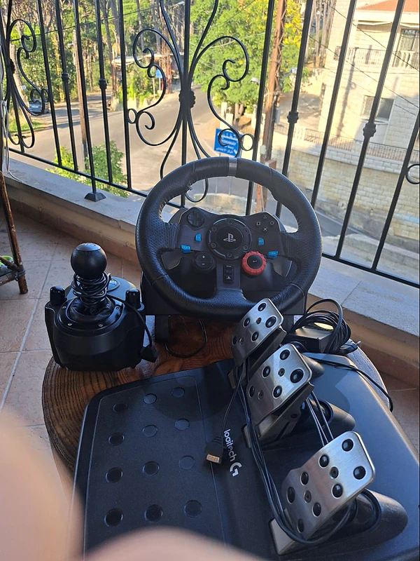 Logitech G29 (steeeing wheel+ gear shifter+ pedals) ps3/ps4/ps5/pc