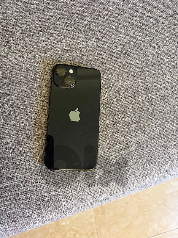 iphone 14 256GB used in excellent condition