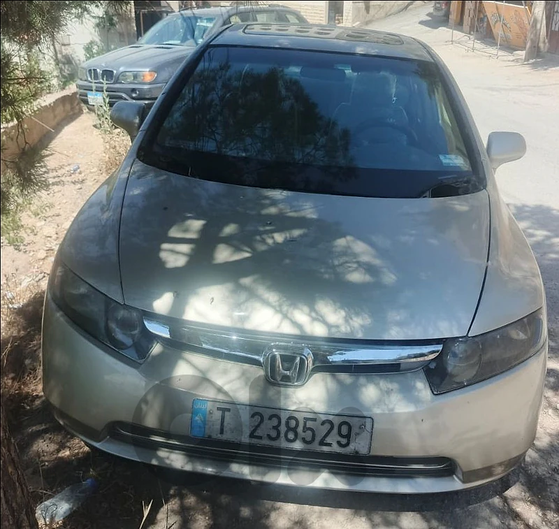 Honda Civic 2007 Call: 81011330