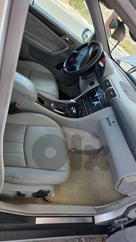 Mercedes-Benz C 240 model 2005 tel.71142037