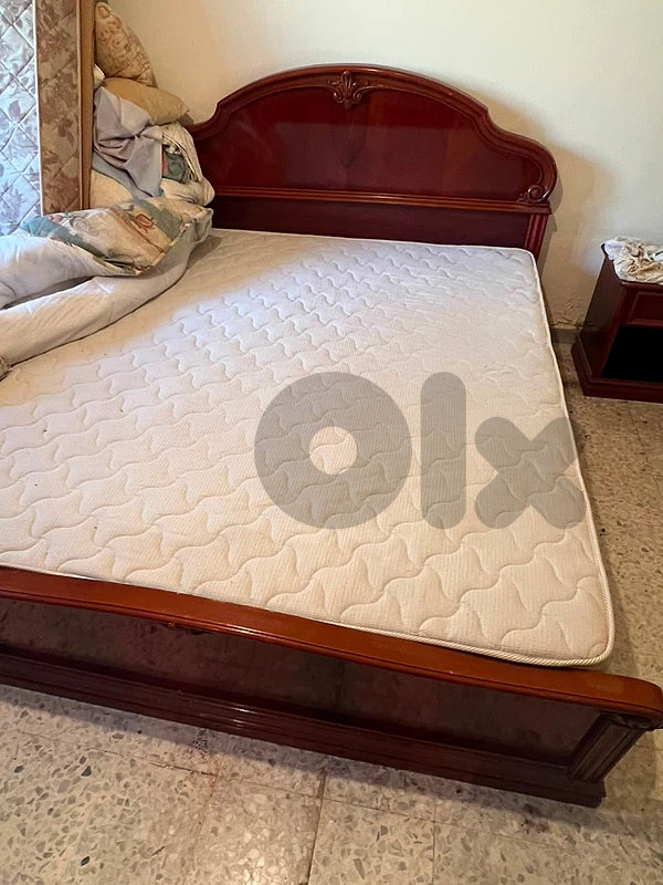 Full bedroom set (bed, 2 night stands, cabinet, mirror stand + mirror