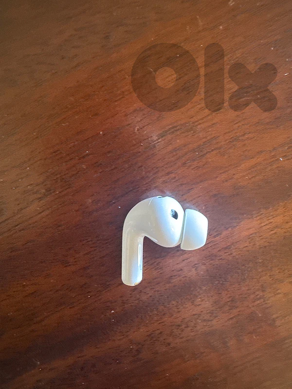 Left airpod pro 3
