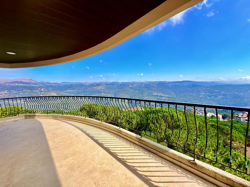 Apartment for Sale in Broumana Mar Chaaya 220sqm with Mountain View