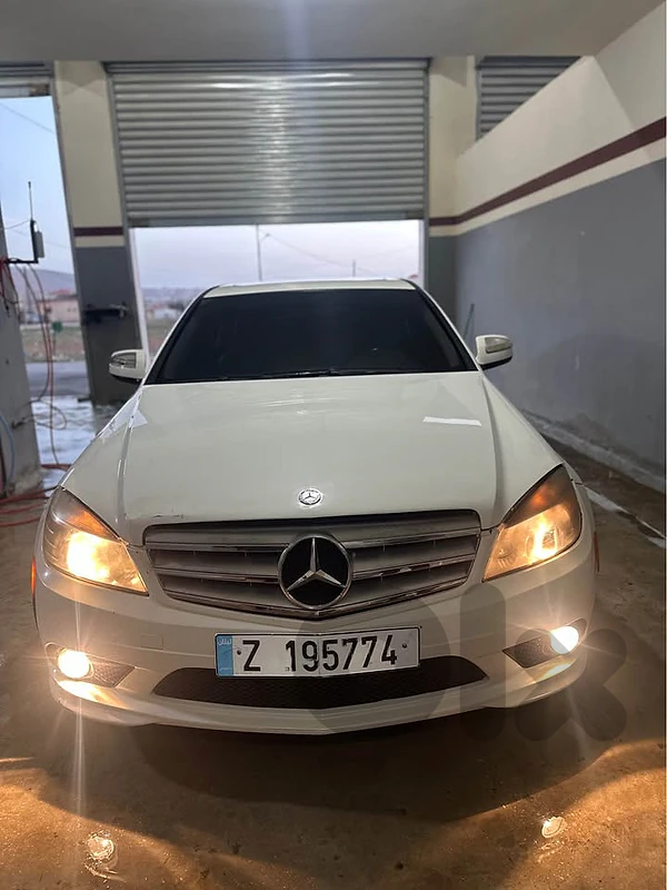 Mercedes c300 model 2009