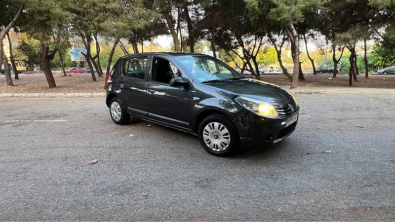 Renault Sandero 2010