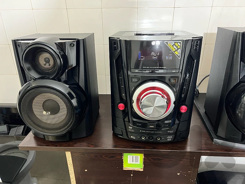 LG DM5320 DVD Mini Hi-Fi System