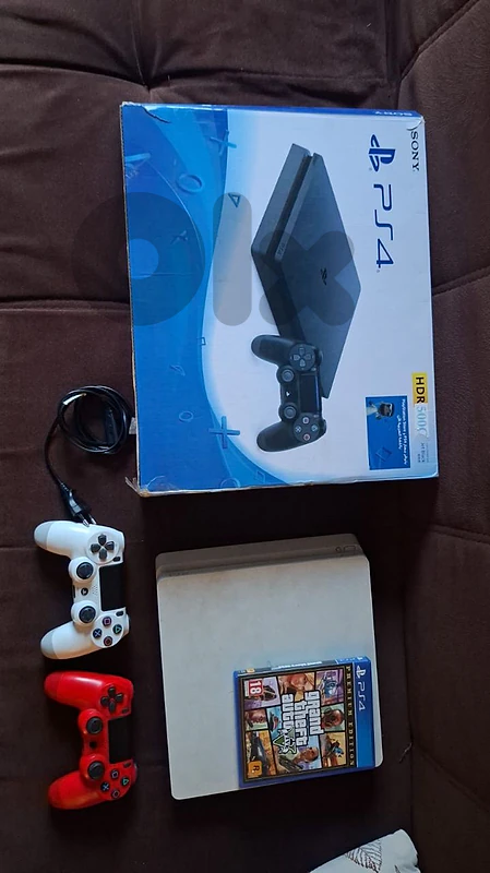 Selling Playstation 4 slim