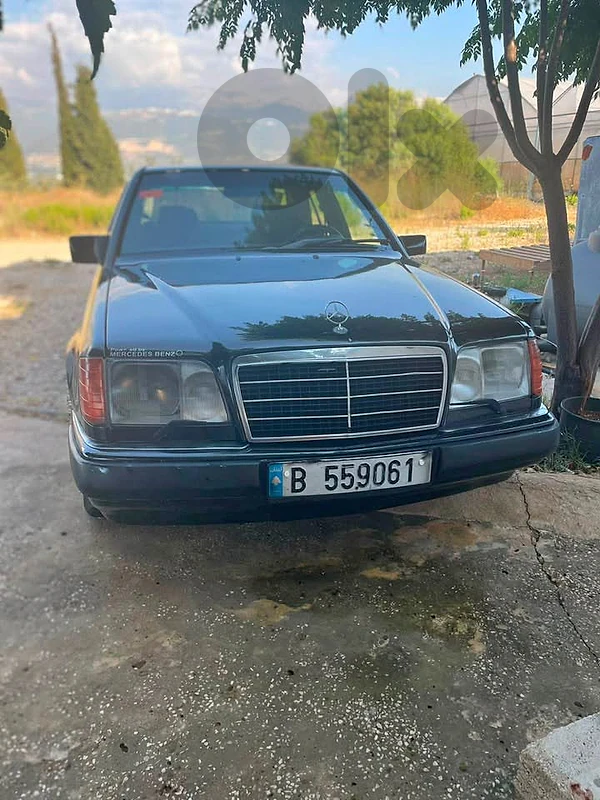 Mercedes E-Class 1990