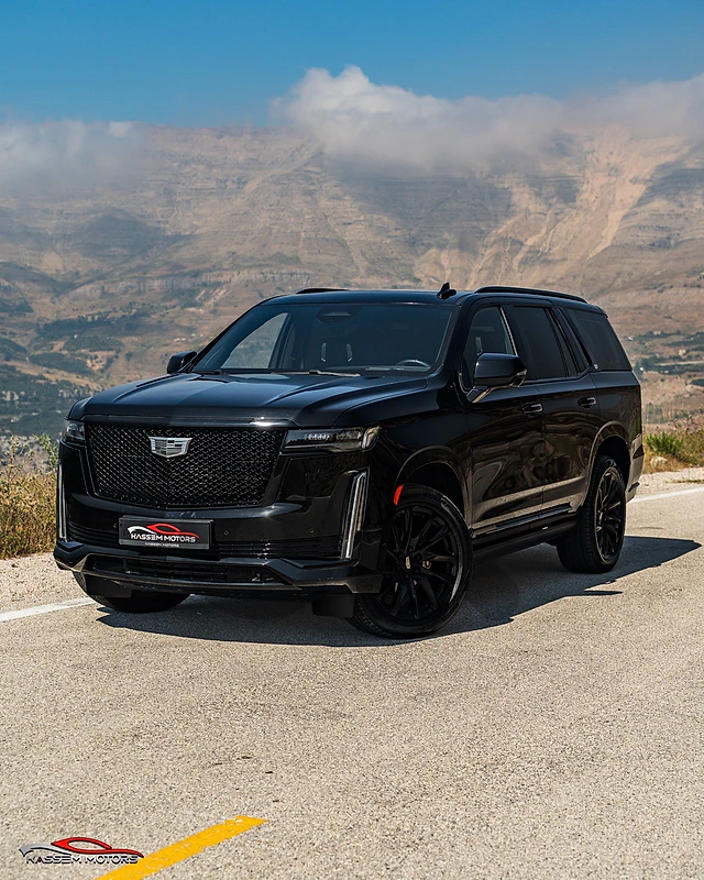 2022 Cadillac Escalade Sport, 34,000 km only, UNDER WARRANTY!!