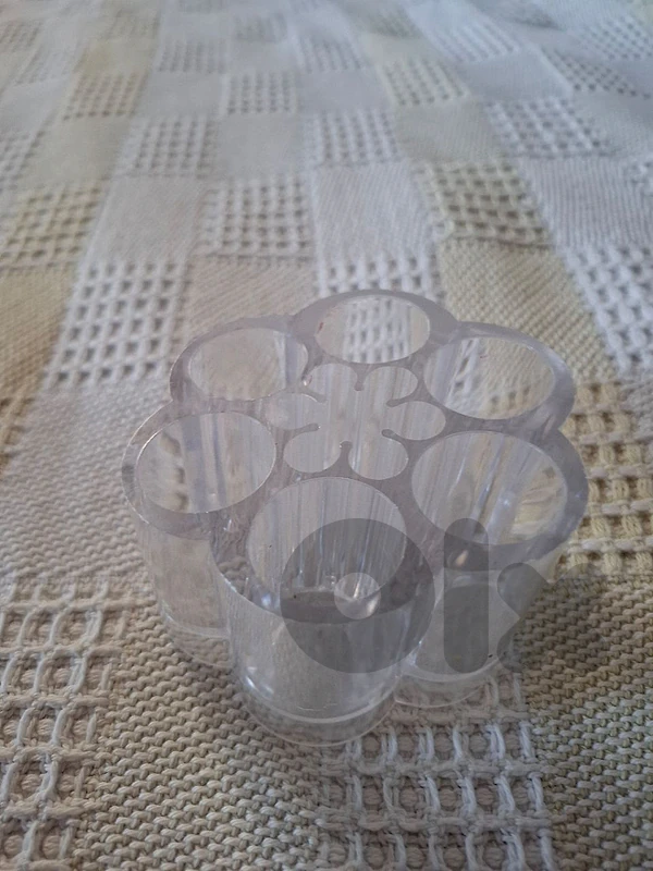 makeup items holder