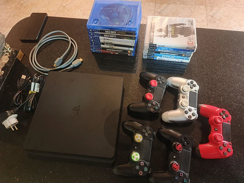 PS4 used like new with ups