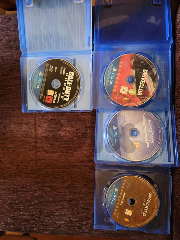 5 ps4 cds for sale price 65$ negotiable