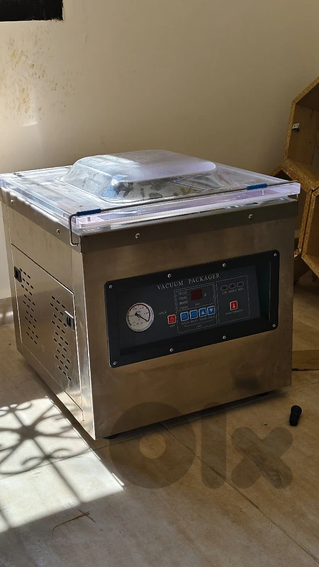 ماكينة vacum (سحب هواء للأكياس)