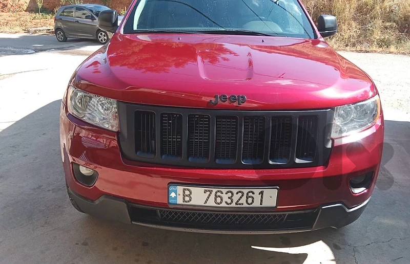 jeeb cheeroke 2013/ Laredo /lawno bordo/nadafe khar2a / 81787759