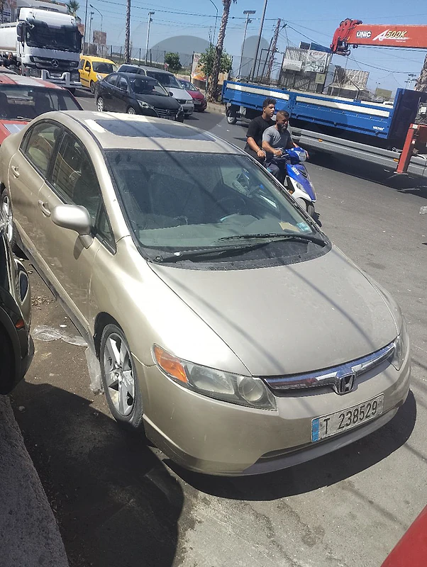 Honda Civic 2007 Call: 81011330
