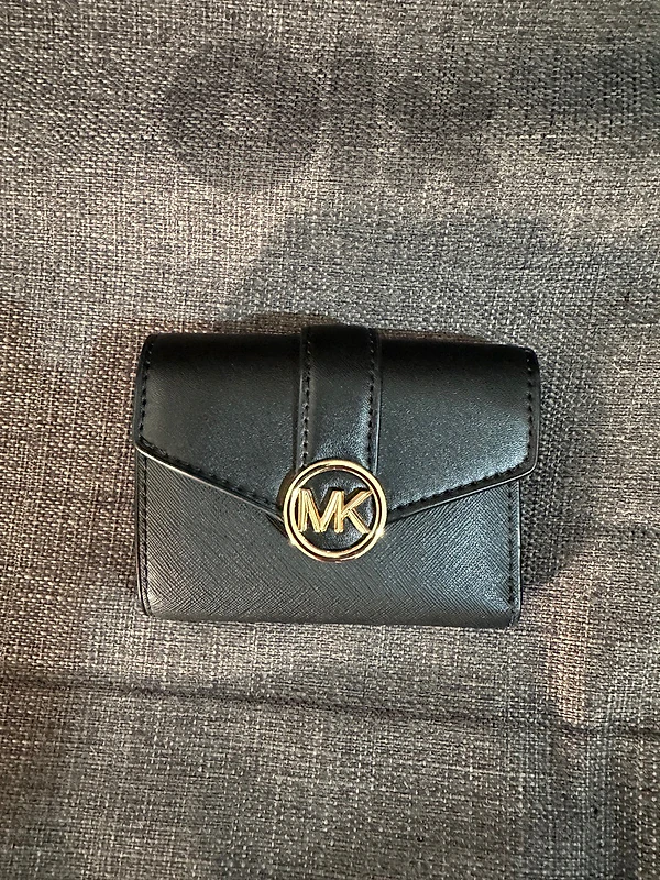 Michael Kors Greenwich Trifold Wallet