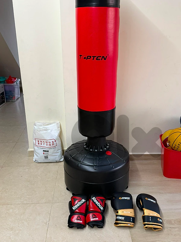 box with 2 original gloves