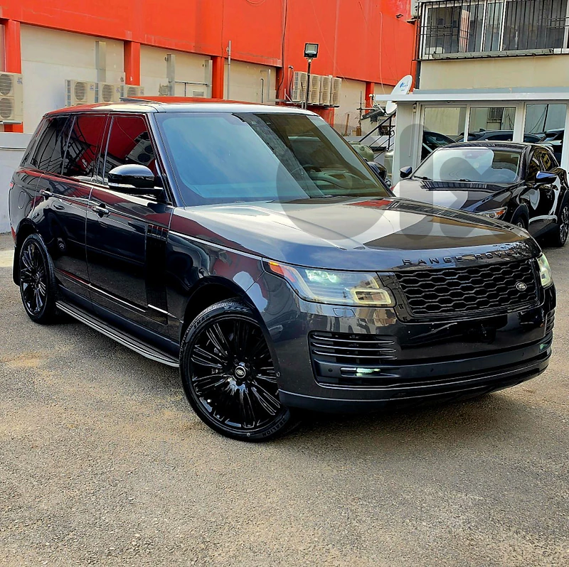 RANGE ROVER VOGUE V8 2018 CLEAN CARFAX BLACK EDITION MINT CONDITION