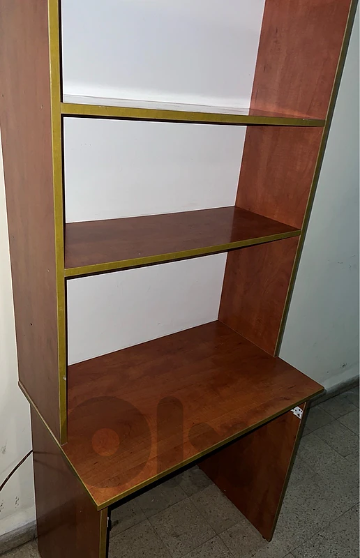 Desk - مكتب