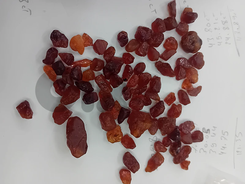 natural spessartite garnet 400 ct rough