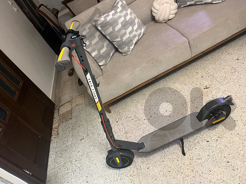 electric scooter shell rarely used. very clean like new