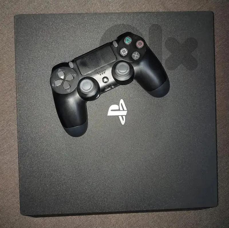 ps4 slim 1tb super clean+2 controllers + cd fifa23