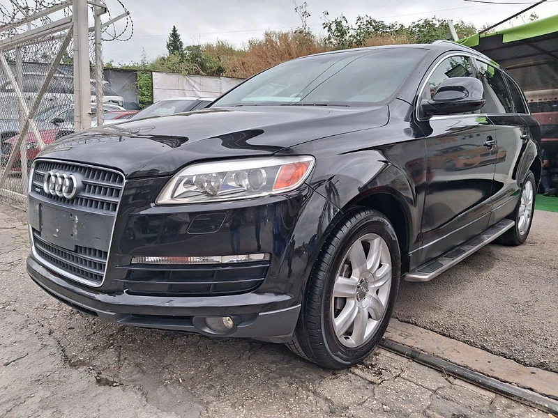 Audi Q7 2007 full options very clean