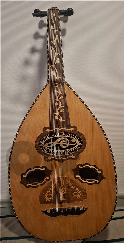 oud made by Khalifa عود موفق خليفة