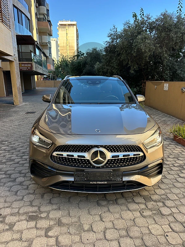 Mercedes GLA 250 AMG-line 4matic 2021 gray (clean carfax-41k miles)