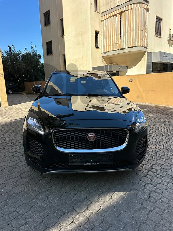 Jaguar E-Pace P 250 AWD 2019 black on black (clean carfax-81000 miles)