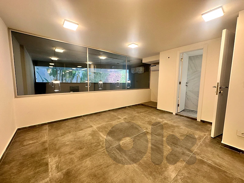 Showroom For Sale in Achrafieh معرض للبيع في الأشرفية CPES323