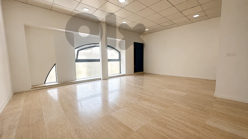 Office For Rent in Achrafieh مكتب للإيجار في الأشرفية CPES324