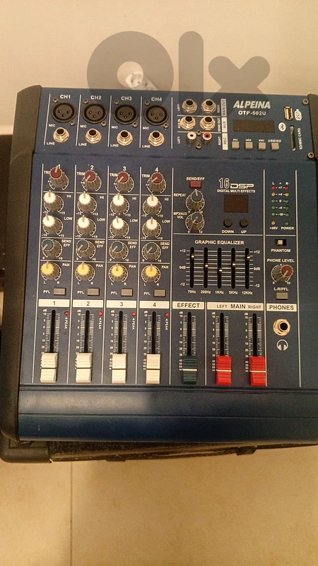 Powered mixer