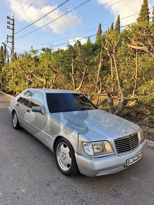 Mercedes-Benz S-Class 1992