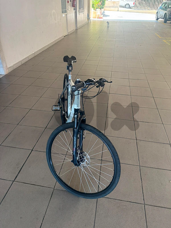 Scott City Bike - Hydraulic Brakes - 8 Speed - Excellent Condition
