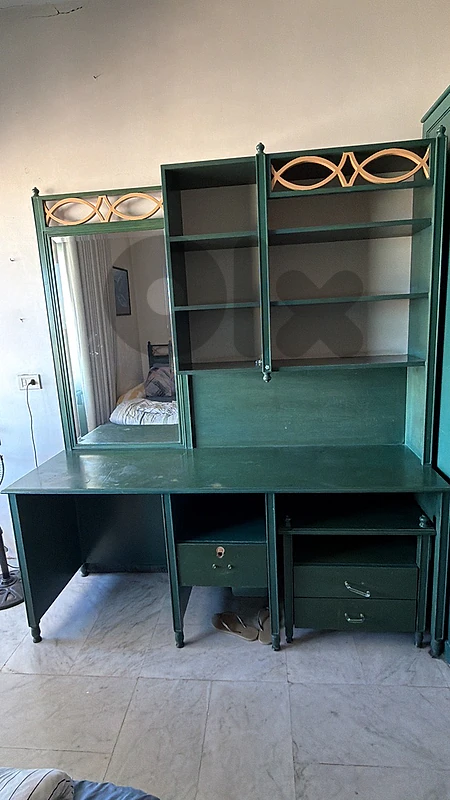 desk and drawers stand