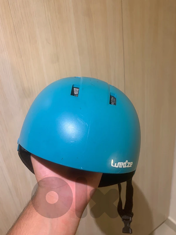 Ski helmet