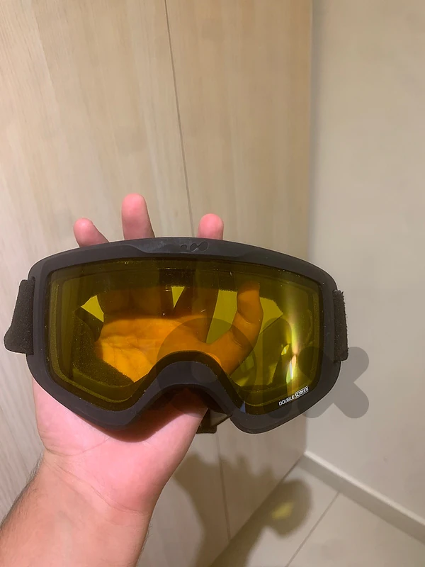 Ski glasses