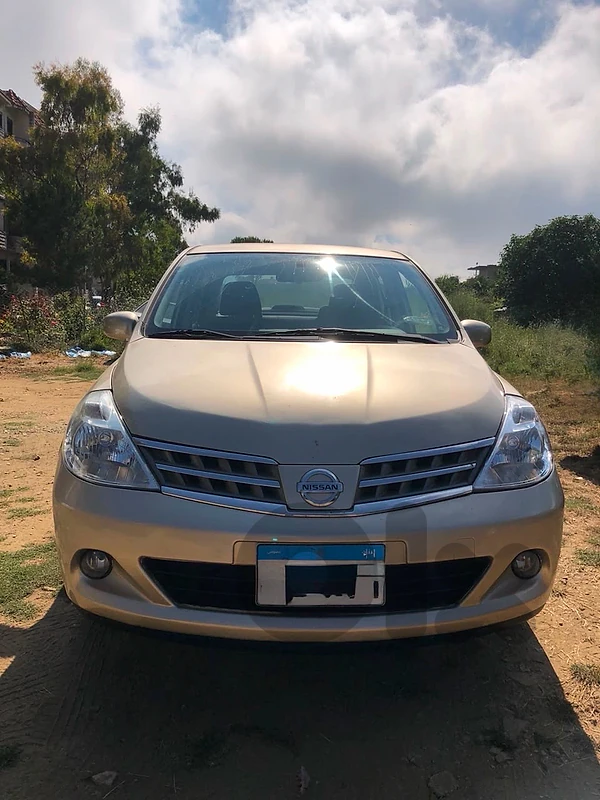 Nissan Tiida 2010
