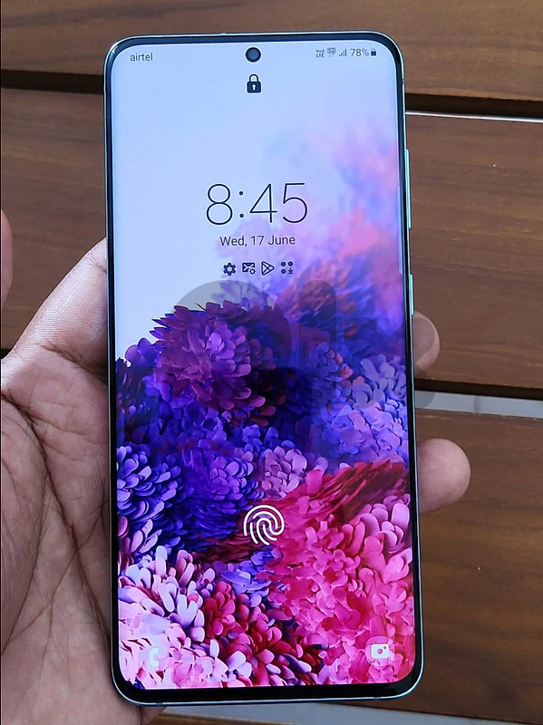 اس 20 g5  رام 12 ذاكره 128 خارق النضافه
