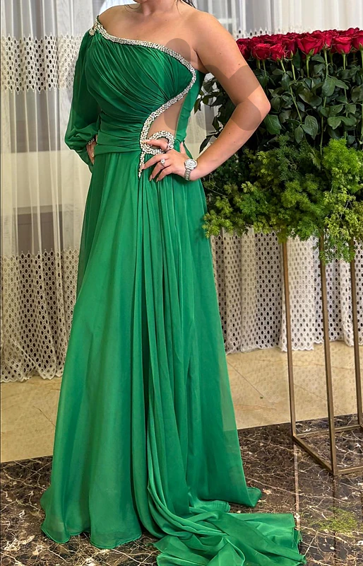 Elegant Emerald Green Evening Dress – Worn Once