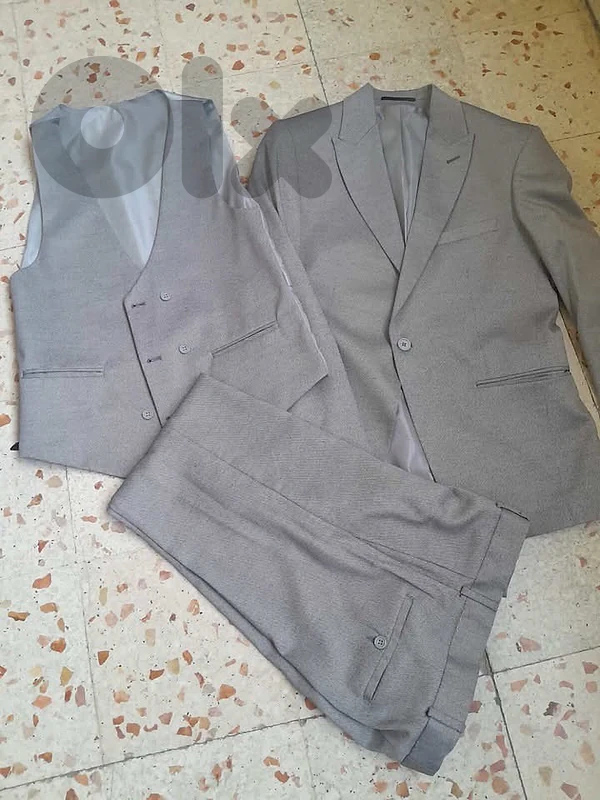 طقم بدلة