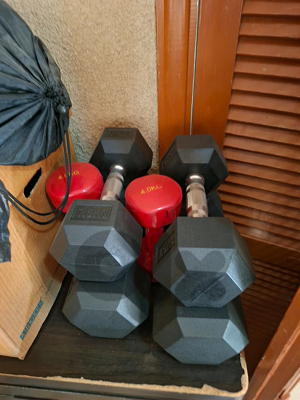 Weight lifting bar