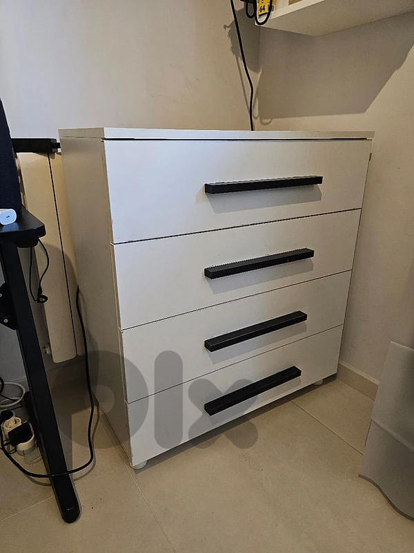 New Dresser with 4 drawers high quality
